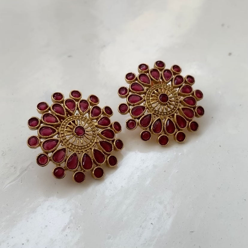 Raani Maharaani Stud Earrings