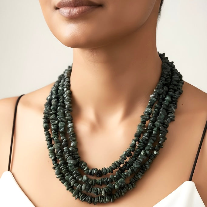 Emerald Chips Necklace