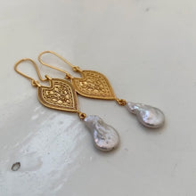 Load image into Gallery viewer, Resham Earrings