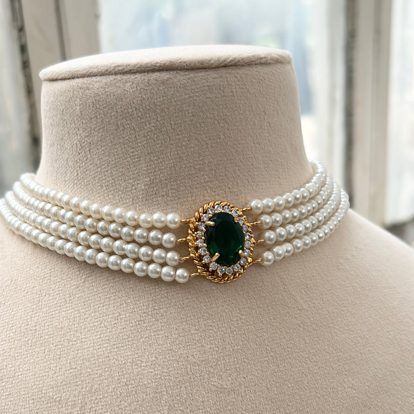Emerald & Pearl Choker