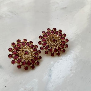 Raani Maharaani Stud Earrings