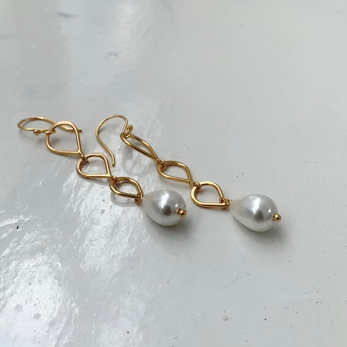 Pearl Dangle Earrings
