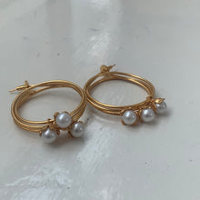 Load image into Gallery viewer, Pearl Wire Hoops