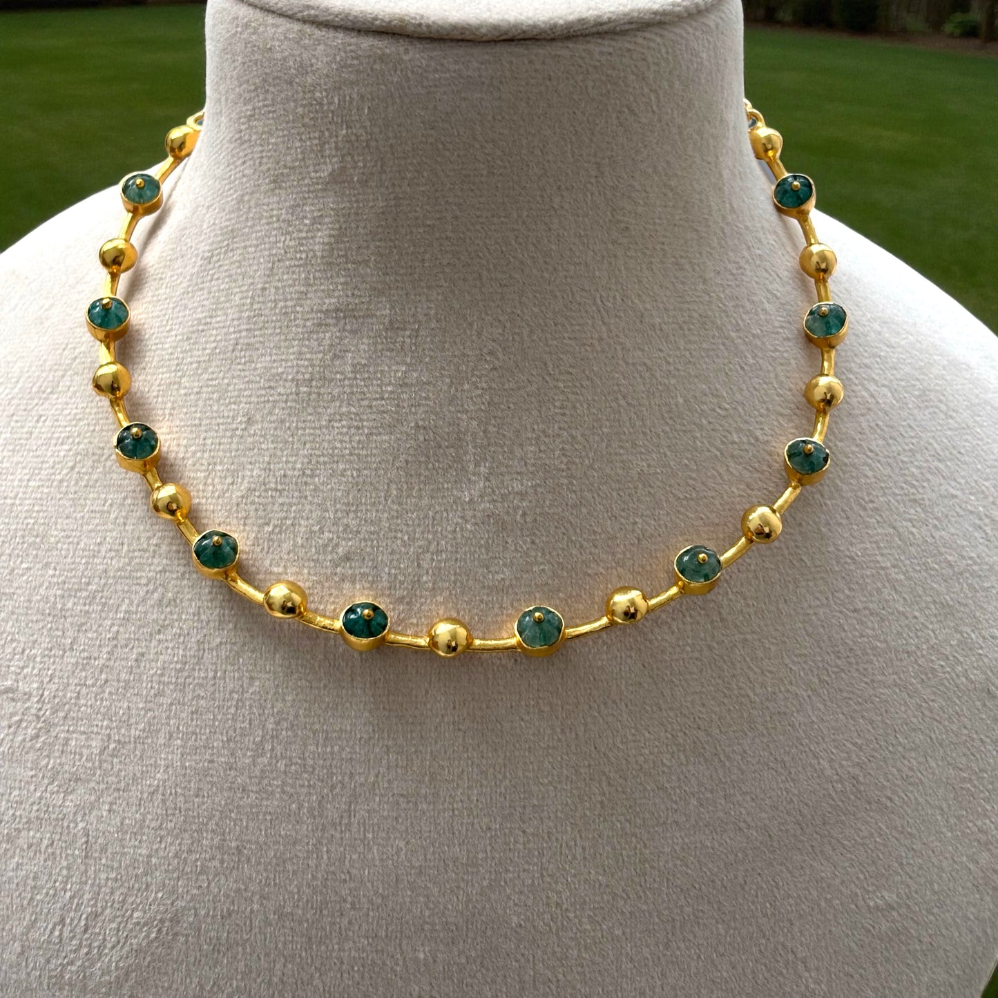 Emerald Gleam Choker
