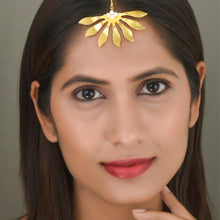 Load image into Gallery viewer, Abstract Flower Maangtika