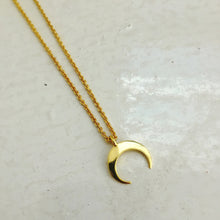 Load image into Gallery viewer, Crescent Moon Necklace