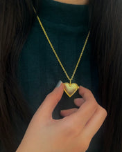 Load image into Gallery viewer, Heart Locket