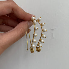 Load image into Gallery viewer, Pearl Hook Earrings