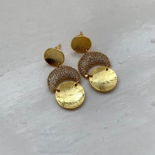 Load image into Gallery viewer, Half Chaand Earrings