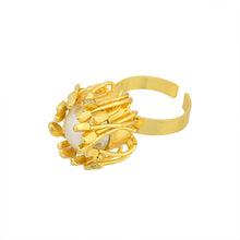 Load image into Gallery viewer, Pearl Blossom Ring