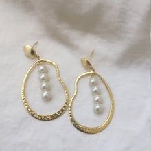 Load image into Gallery viewer, Abstract Pearl Drop Earrings