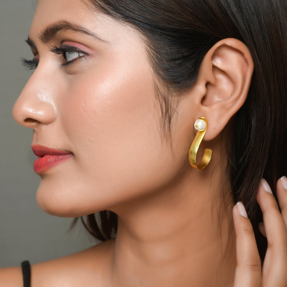 Pearl S Hoops