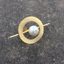 Load image into Gallery viewer, Pearl Disc Ring
