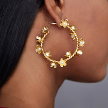 Load image into Gallery viewer, Floral Small Pearl Hoops