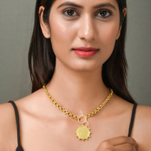 Load image into Gallery viewer, Star Necklace