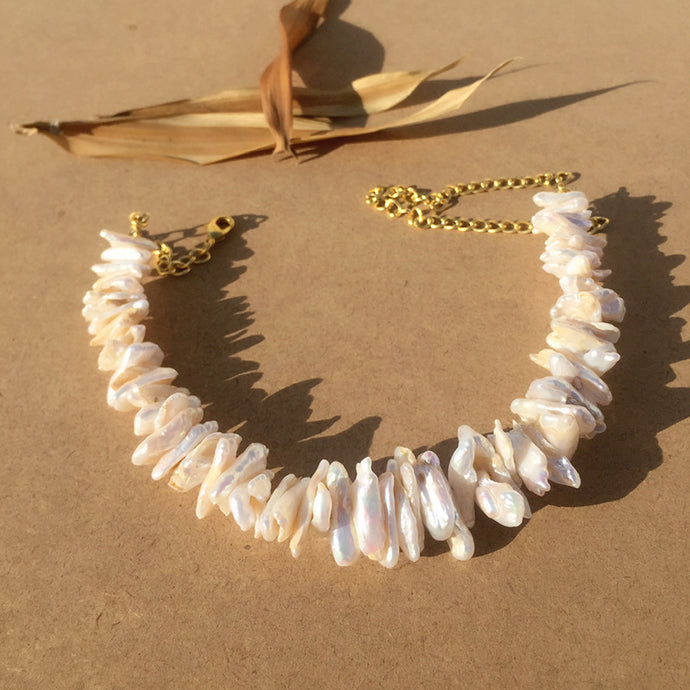 Statement Pearl Choker