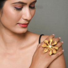 Load image into Gallery viewer, Statement Pearl Ring