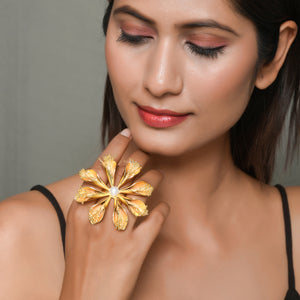 Statement Pearl Ring