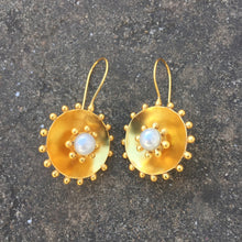 Load image into Gallery viewer, Sun Earrings