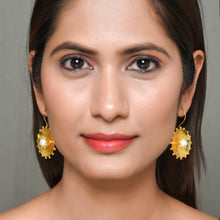 Load image into Gallery viewer, Sun Earrings